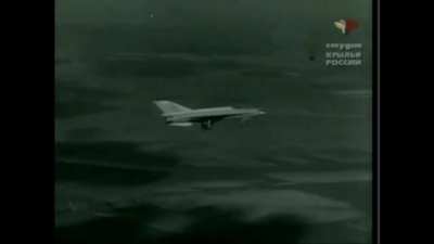 Rare footage of the Soviet MiG-21l "Analog". Pretty much the Soviet equivalent of the BAC 221. Modified MiG-21 to be a testbed for wing design of the Tupolev Tu-144 "Charger" SST.