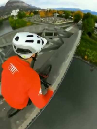 HMRB while I bike across this bridge.