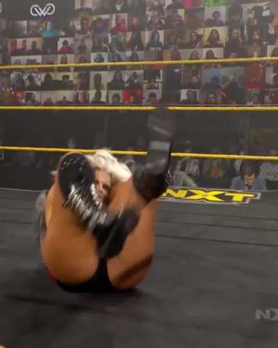 Toni Storm's fat ass flopping around