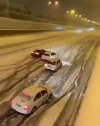 Mientras tanto en Espa&ntilde;a.