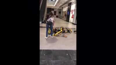 Bumblebesta cr&eacute;ditos: RM v&iacute;deos