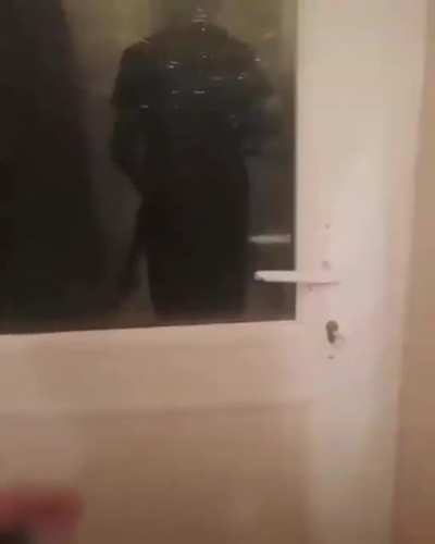 pobre encima el hermano tenia down