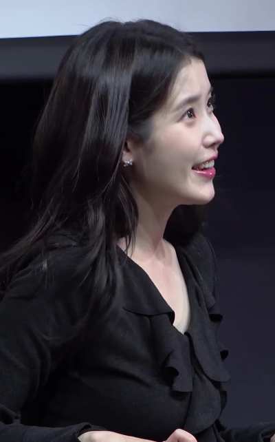 IU