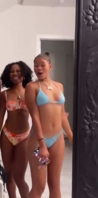 Twerk in Blue Bikini