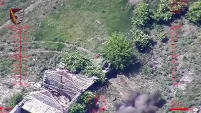 After attacking their own positions in Novomykhailivka, Russian units tried another armored assault in that direction but are getting attacked by the Ukrainian 79th Air Assault Brigade.