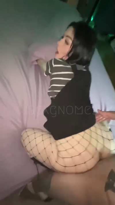 this alt slut loves back shots !!!