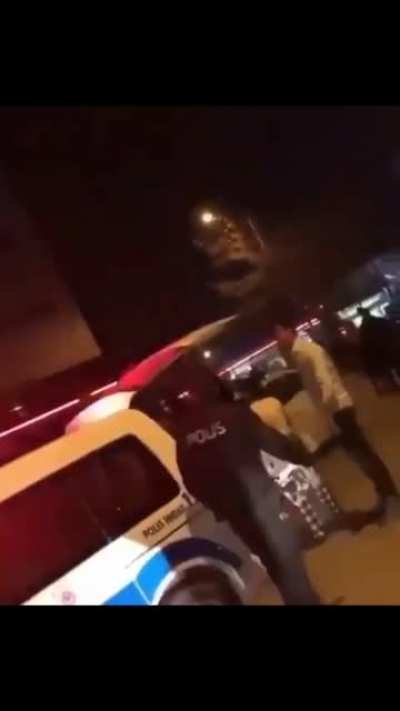 Eskimez KSDKKDJSKAKA