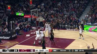 [Highlight] Jarret Allen spots up in the corner and puts up the 3
