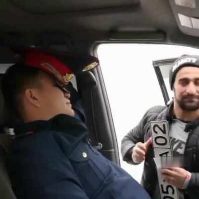 How to guide: Bribbing a cop in Russia.