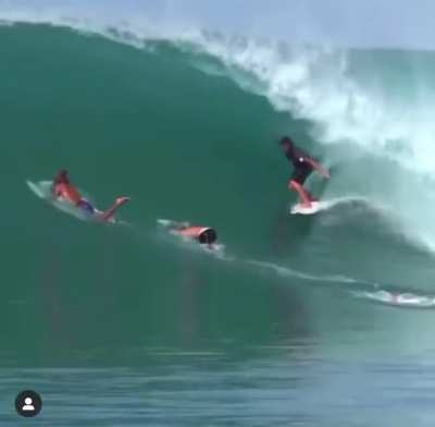 🏄🏻‍♂️