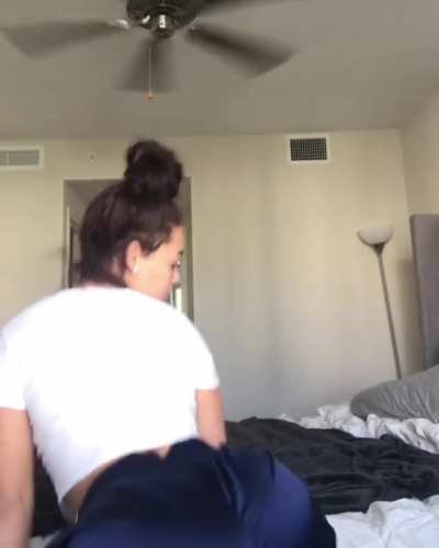 Russialit Twerking That Jiggly Booty 🍑🥵