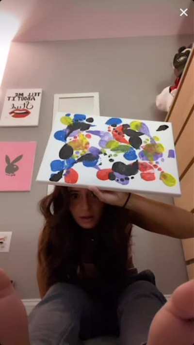 Vid of her feet
