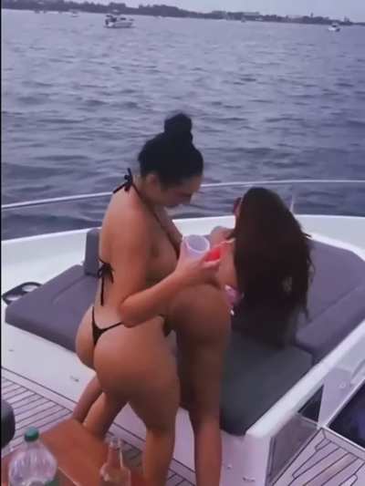 Kitty getting humped by her friend