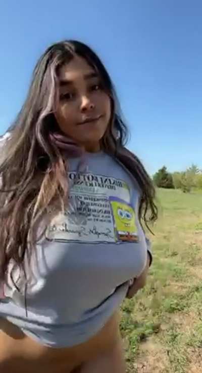 Hey Papi! Do you prefer my ass or my tits under the sun?