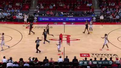 [Highlight] The Rockets hilariously orchestrate the play to allow KPJ to get his 10th rebound for the triple-double