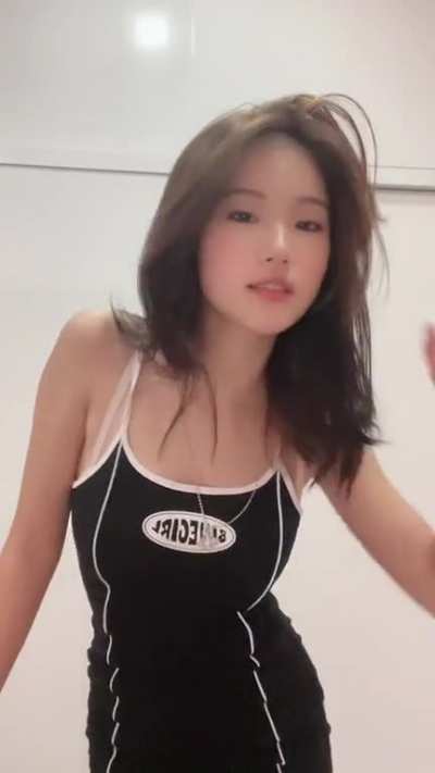imagine a irl jerk session while we watch emma&rsquo;s old tiktoks
