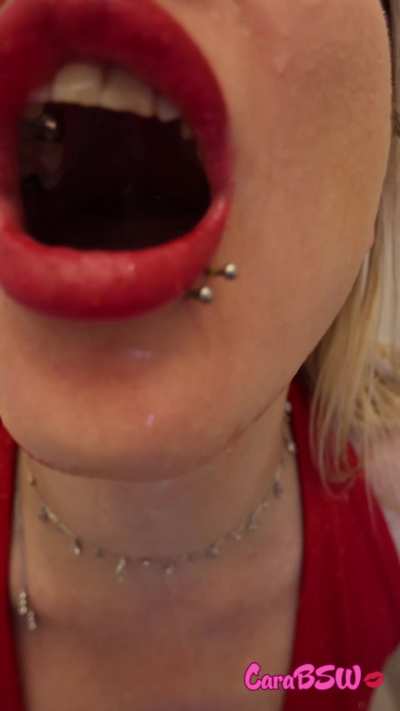 [47F] Gargling my Master's piss like a good little whore 🥰😈