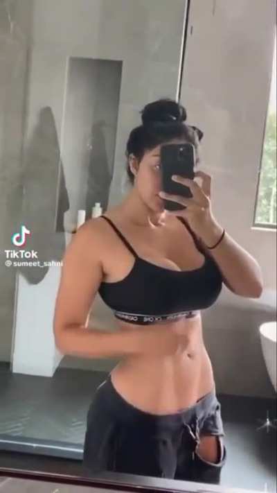 Gym fit tits: sumeet_sahni