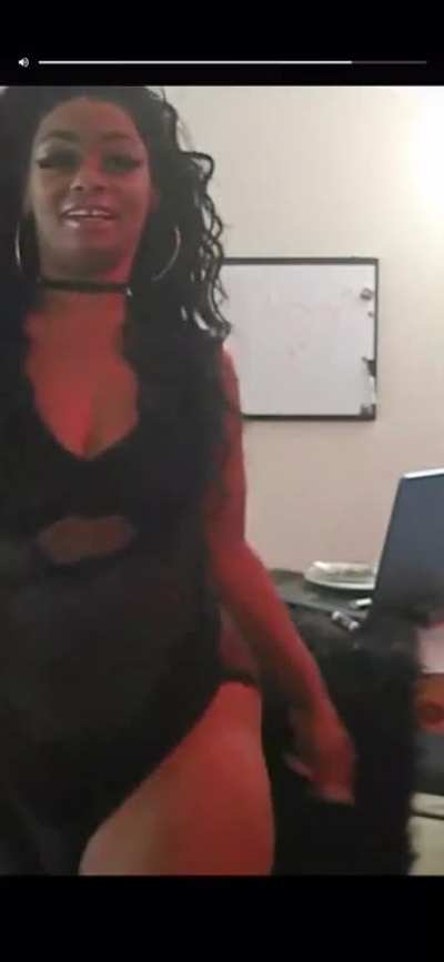 (Tokyo Toni)shaking ass for DMX (blackChyna mom)