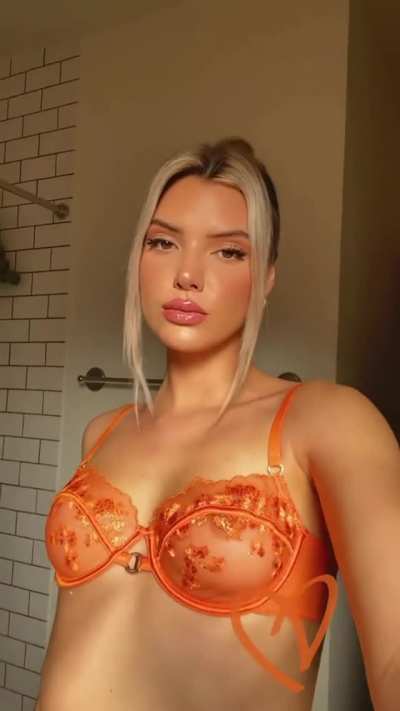 Alissa Violet