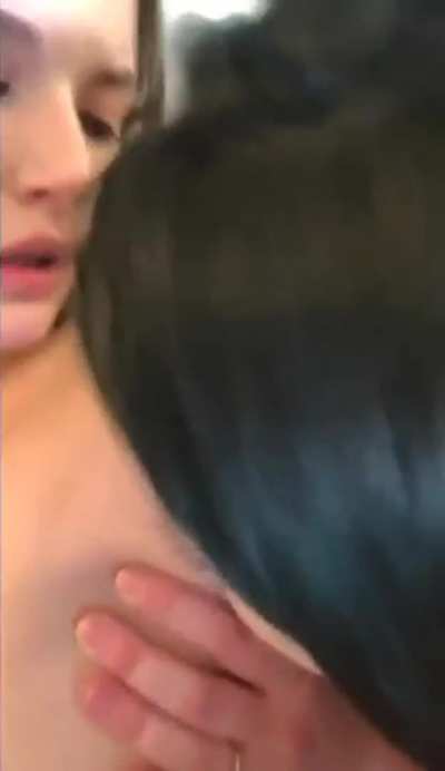 Amateur threesome