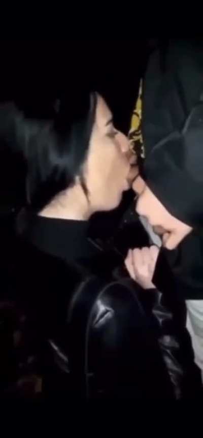 Amira aus Berlin blowjob