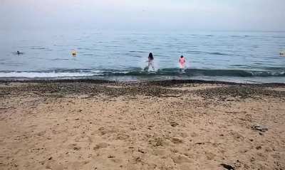beach running