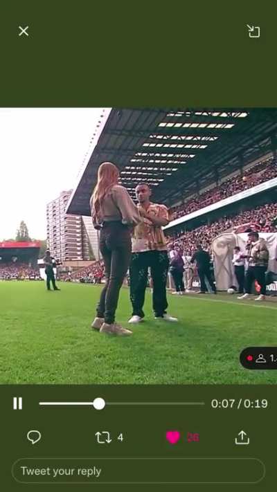 W cameraman