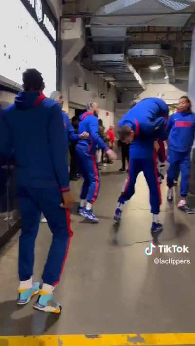 Kawhi ain&rsquo;t even look at em twice.