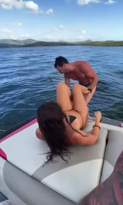 Boat quickie went wrong 🚤