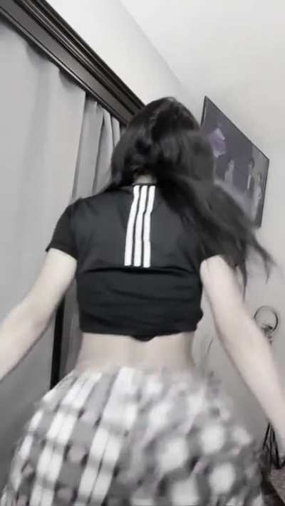 Hola, soy nuevo y hago ediciones de chicas de tiktok:D