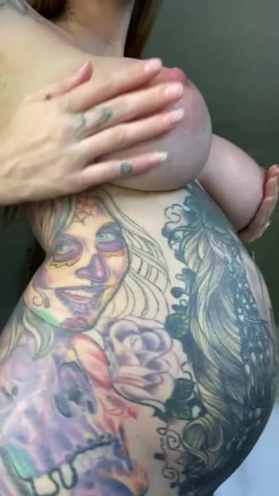 They&rsquo;re so heavy and ready for your dick to slide in between 😚