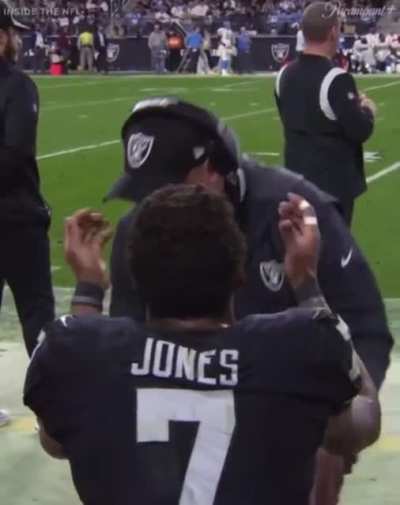 [Highlight] Rich Bisaccia clearly has Zay Jones&rsquo; support