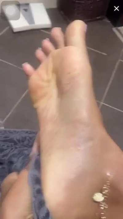 @ashleighanthony was live from Sole 🦶🏻 Sunday!! Part 2