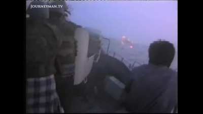 Naval battle between the Sri Lanka Navy and the Sea Tigers wing of the LTTE (Sri Lanka, 2002)