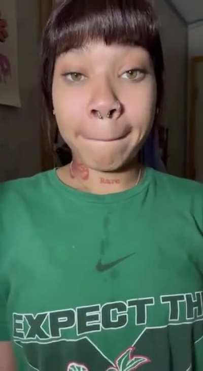 somebody said she had a spider web in her nose and i can&rsquo;t unsee it