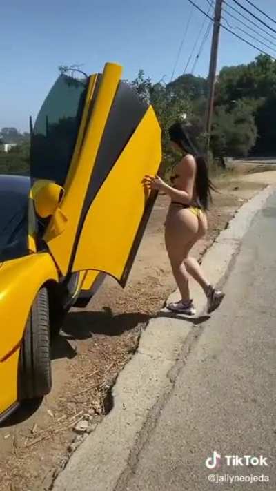 Holy 🍑