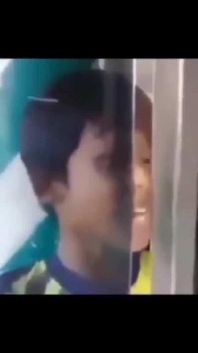 :v