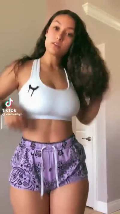 Shorts and crop top 🫠