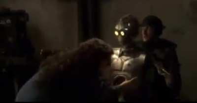 Rare deleted scene of Padm&egrave; giving C-3PO his plating. How have I never seen this before?