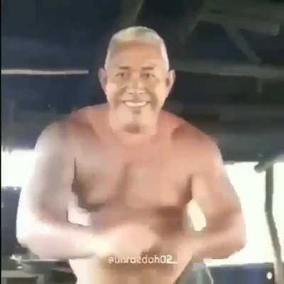 🗿