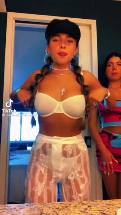 Hot thot showing off her outfit