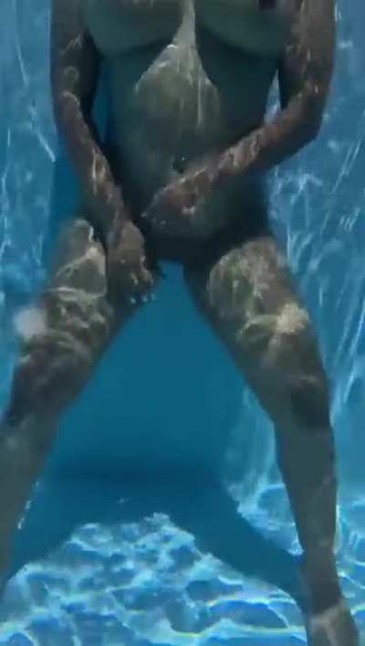 🏊🔫😘🍑