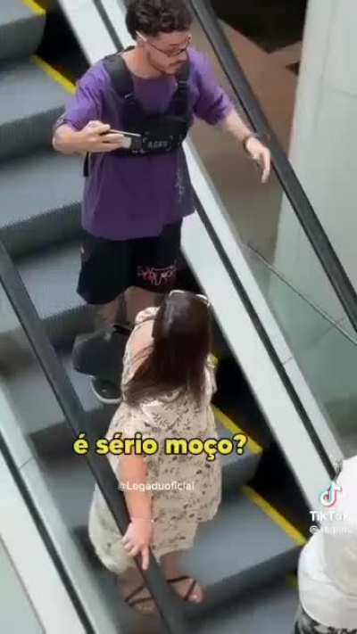 Algu&eacute;m sabe quem &eacute; esse? 