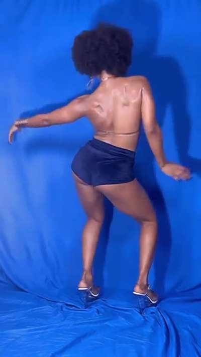 (@chriss_choreo)