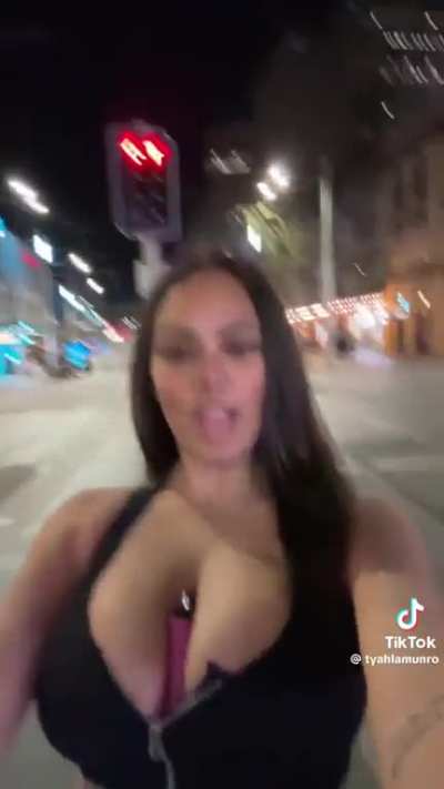@tyahlamunro
