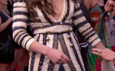 Hailee Steinfeld.