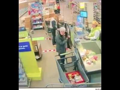 Freakout between elderly woman and man for not social distancing