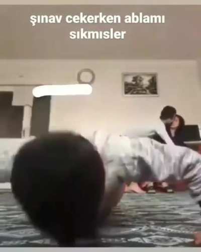 Siz şınav &ccedil;ekin ablanızı sikiyorum