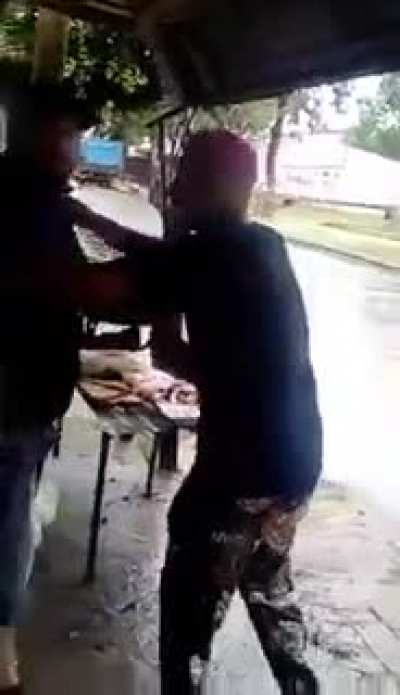 Yo creo que as&iacute; no se sirve un churrasco, pero como no laburo en la parri no opino.